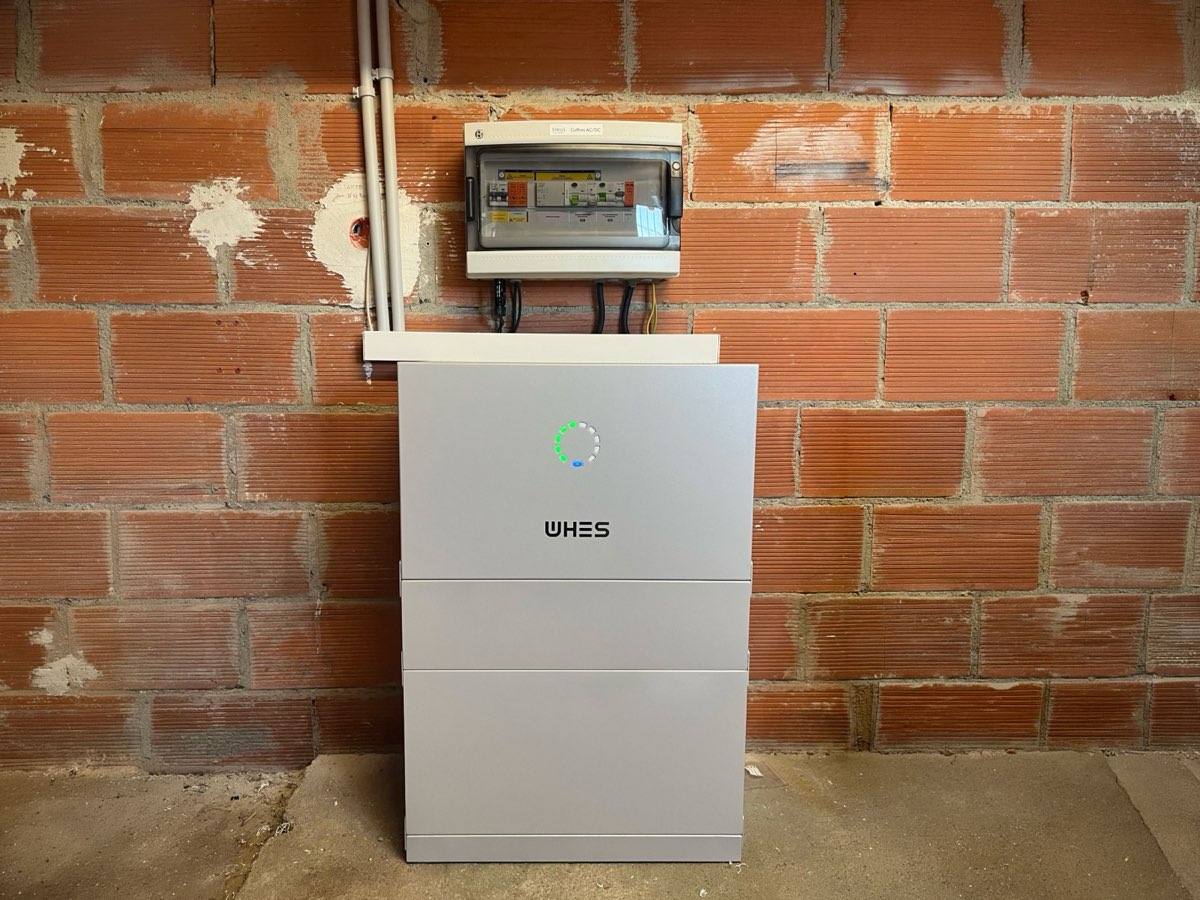 Batterie de stockage d'énergie UHES installée